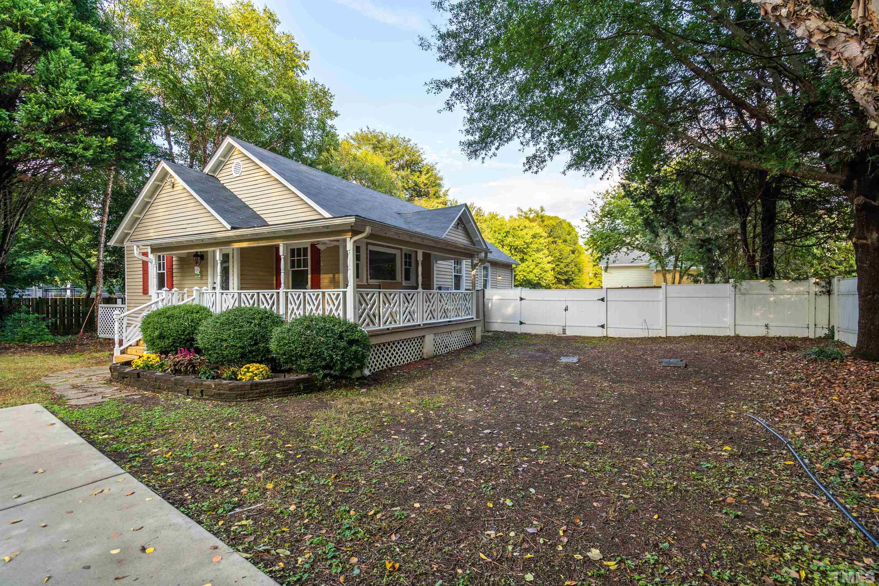 1624 Bennett Street Raleigh, NC 27604 - Photo 3 of 29