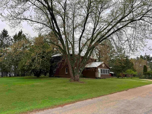 $299,900 | E2341 Danielson Road, Waupaca, WI 54981