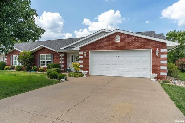 $219,900 | 3212 Cherokee Drive, Marion, IL 62959