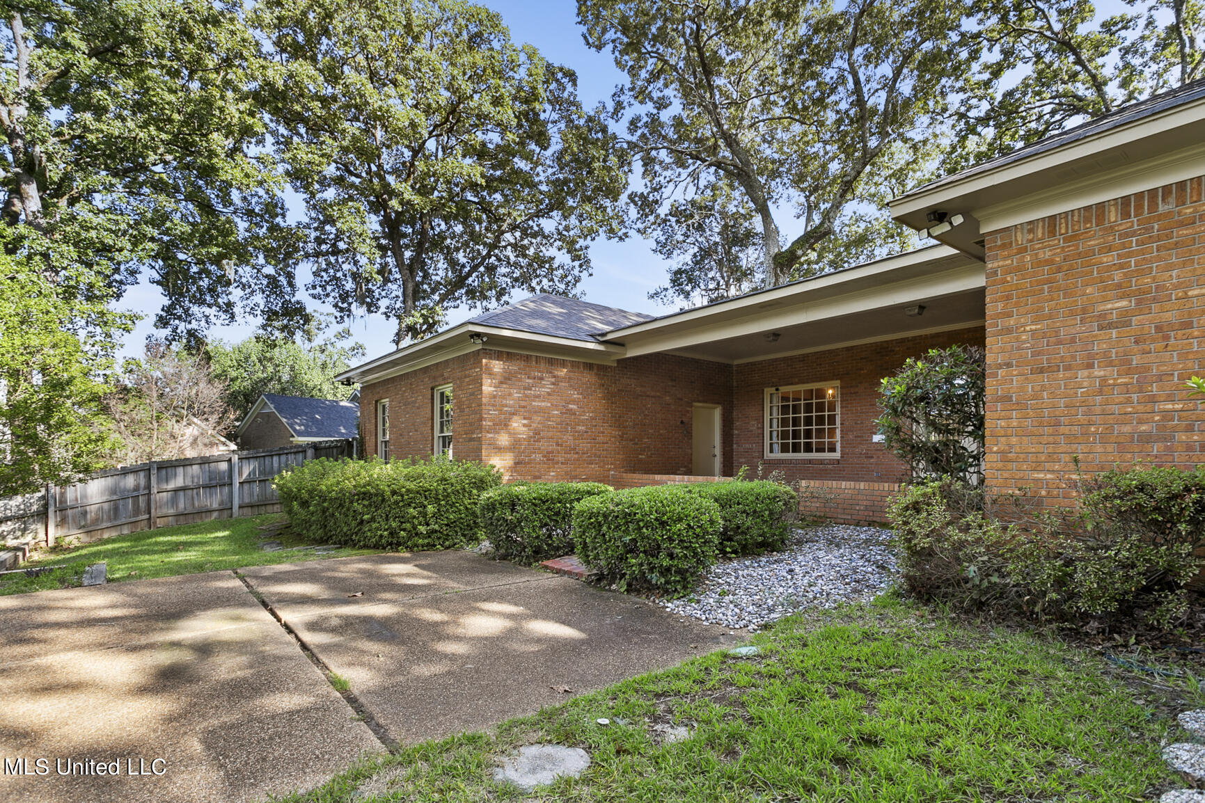 2 Avery Circle Jackson, MS 39211 - Photo 34 of 46 2 Avery Cir final-31