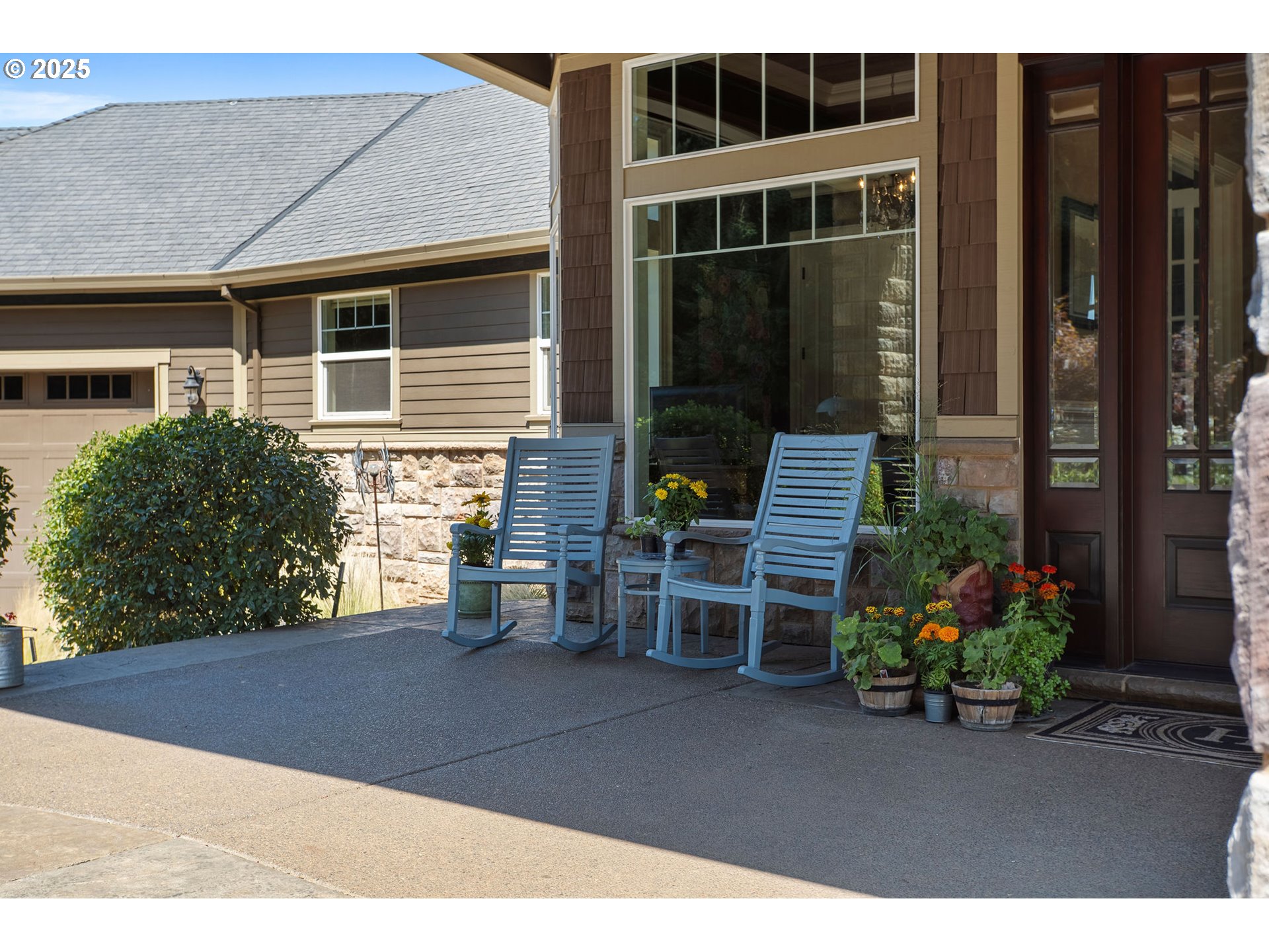 8438 Cascade Highway Northeast Silverton, OR 97381 - Photo 44 of 48 a backyard of a house with outdoor seating