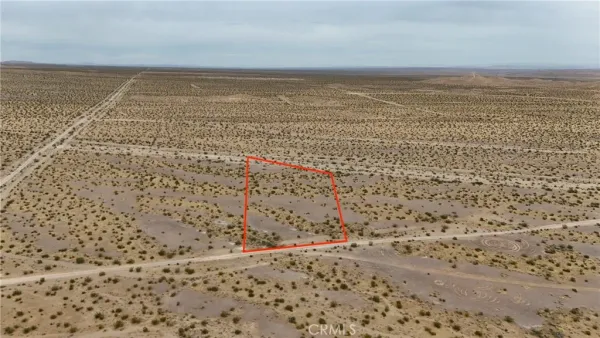 $17,000 | 725 Desert Flower Road, Adelanto, CA 92301