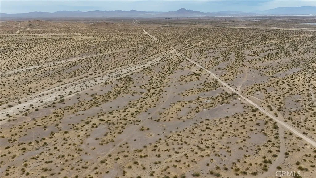 725 Desert Flower Road Adelanto, CA 92301 - Photo 10 of 11