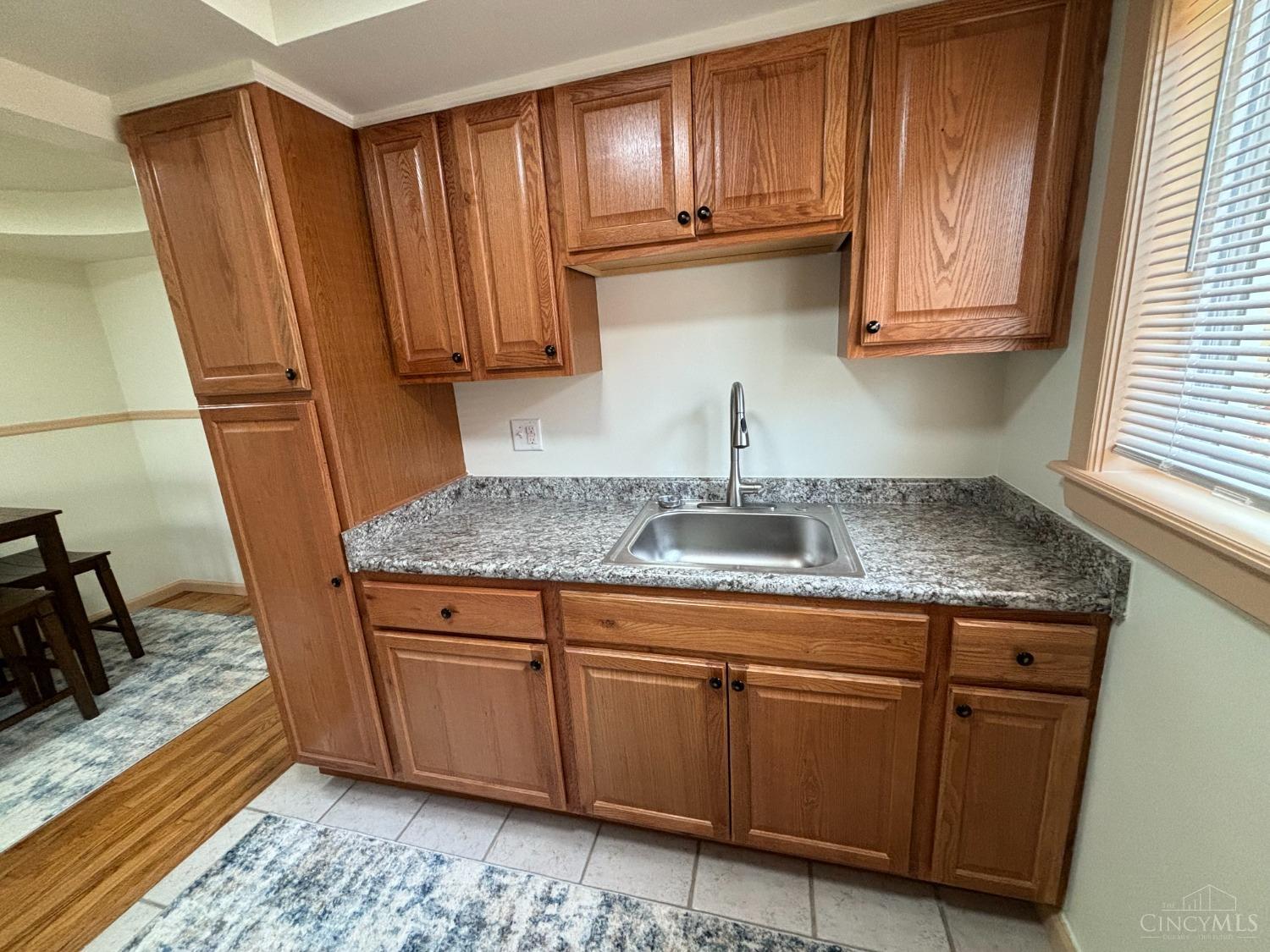 1589 Summit Road, Unit 3 Cincinnati, OH 45237 - Photo 7 of 12