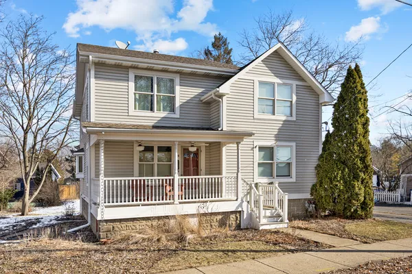 $439,900 | 206 Water Street, East Dundee, IL 60118