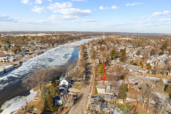 $439,900 | 206 Water Street, East Dundee, IL 60118