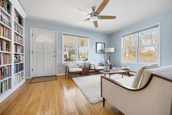 $439,900 | 206 Water Street, East Dundee, IL 60118