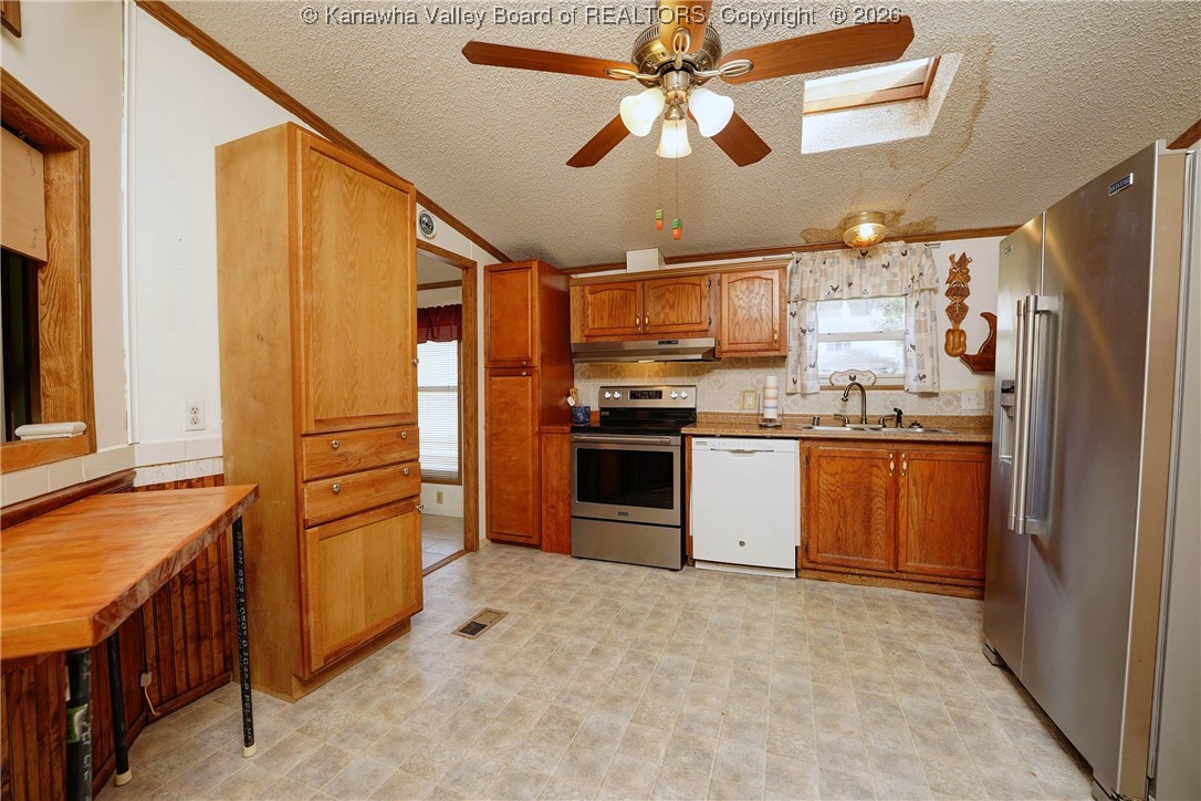 383 Kilgore Road Scott Depot, WV 25560 - Photo 8 of 28 Gallery Image 8