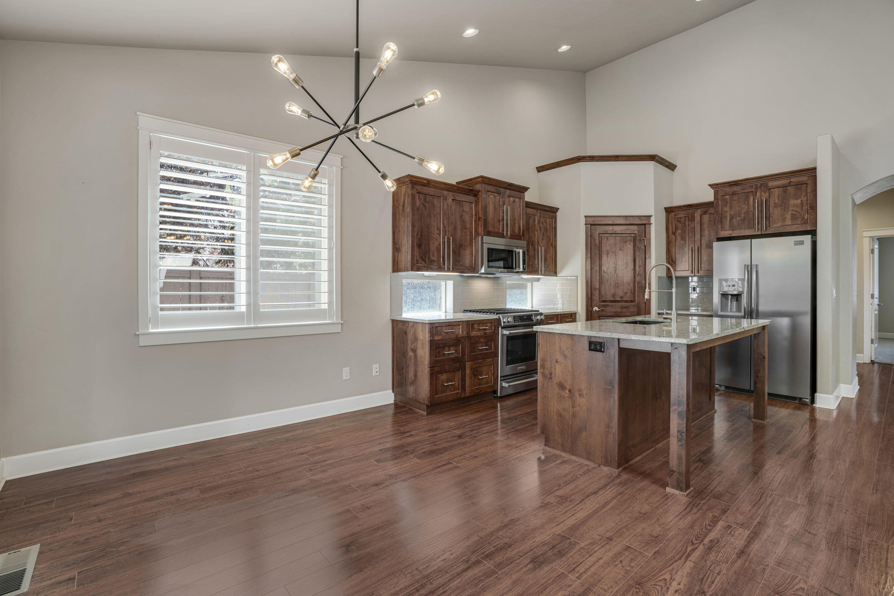 60235 Addie Triplett Loop Bend, OR 97702 - Photo 11 of 39 11