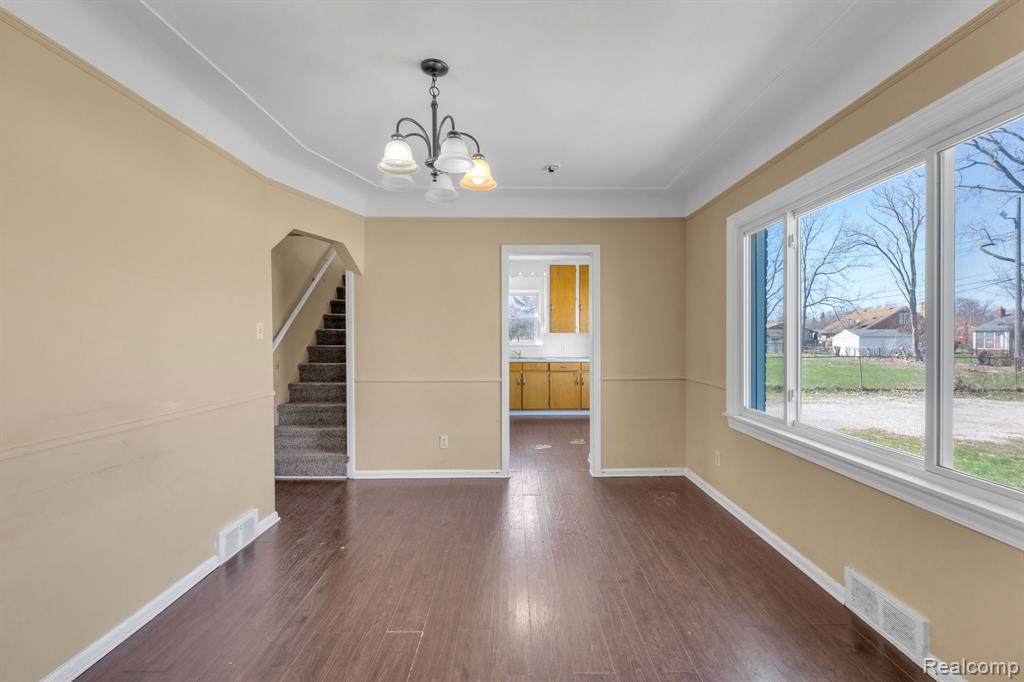 24901 Joy Road Dearborn Heights, MI 48127 - Photo 8 of 44