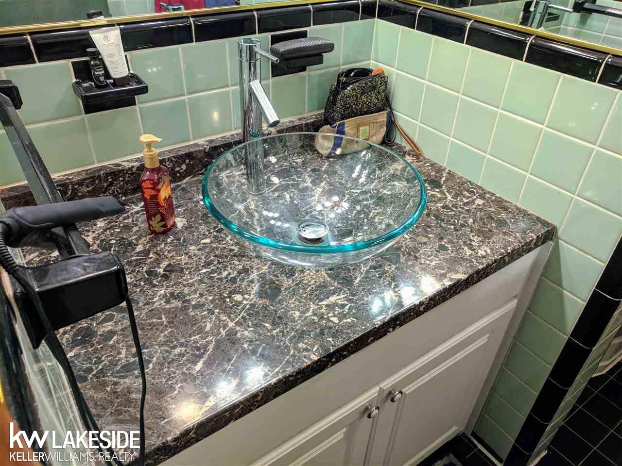 15580 Charles R Avenue Eastpointe, MI 48021 - Photo 18 of 23