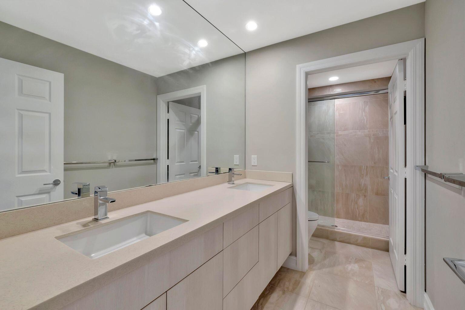 5675 Regency Circle West Boca Raton, FL 33496 - Photo 14 of 26 20221007124816771699000000-o