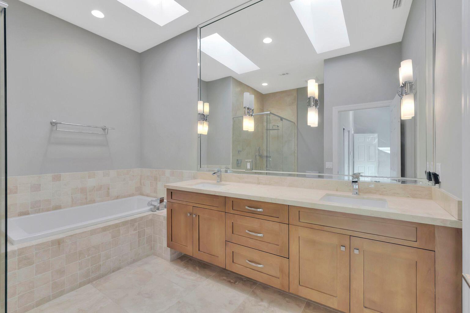 5675 Regency Circle West Boca Raton, FL 33496 - Photo 17 of 26 20221007124832025689000000-o