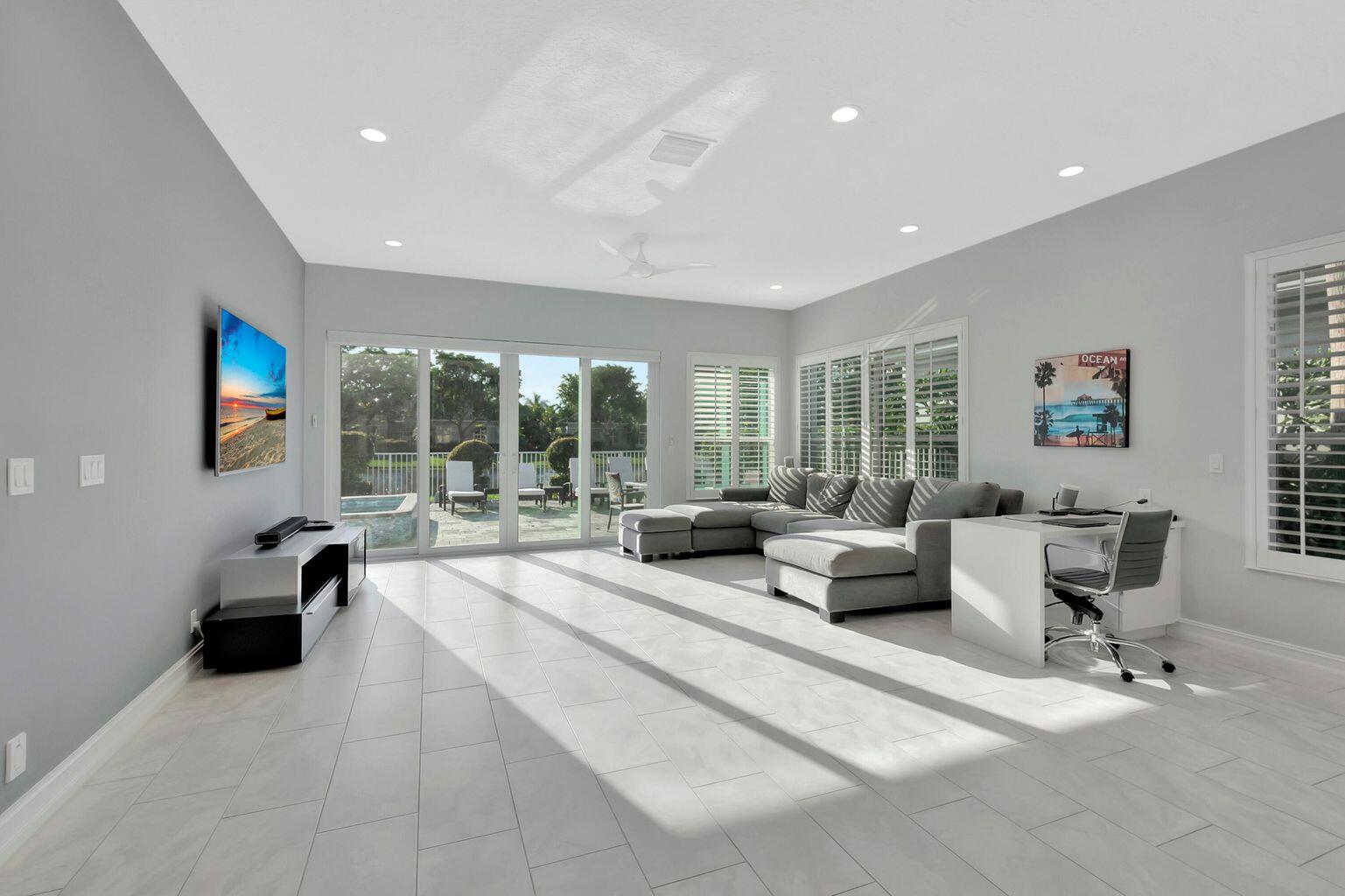 5675 Regency Circle West Boca Raton, FL 33496 - Photo 6 of 26 20221007124857394304000000-o