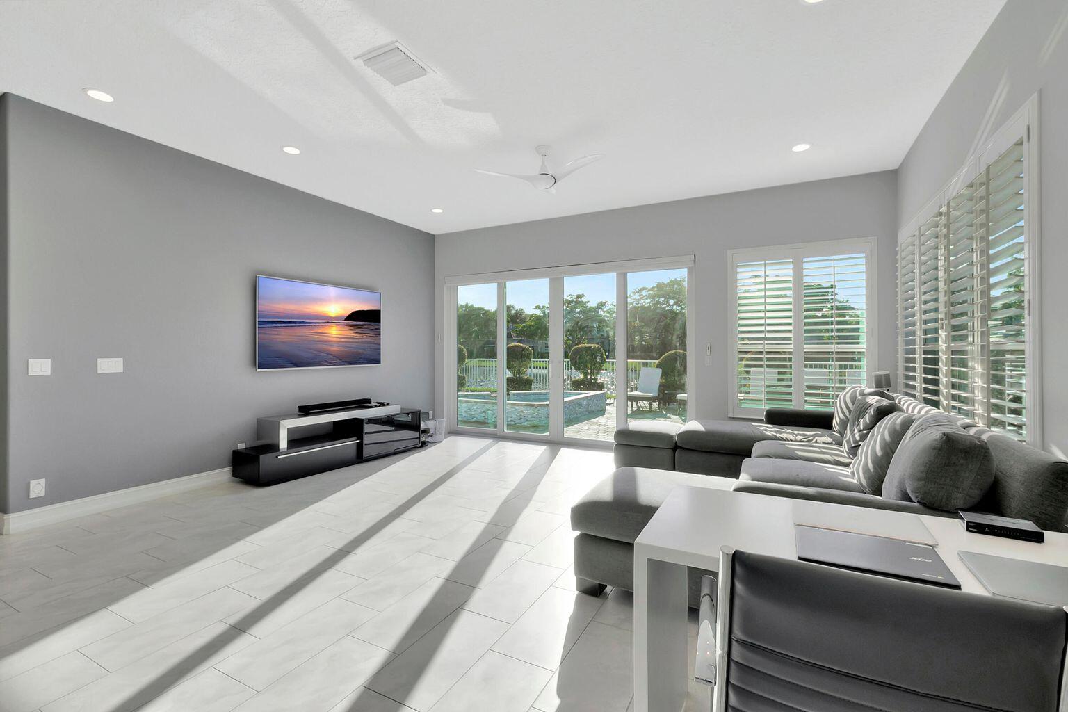 5675 Regency Circle West Boca Raton, FL 33496 - Photo 7 of 26 20221007124902411005000000-o