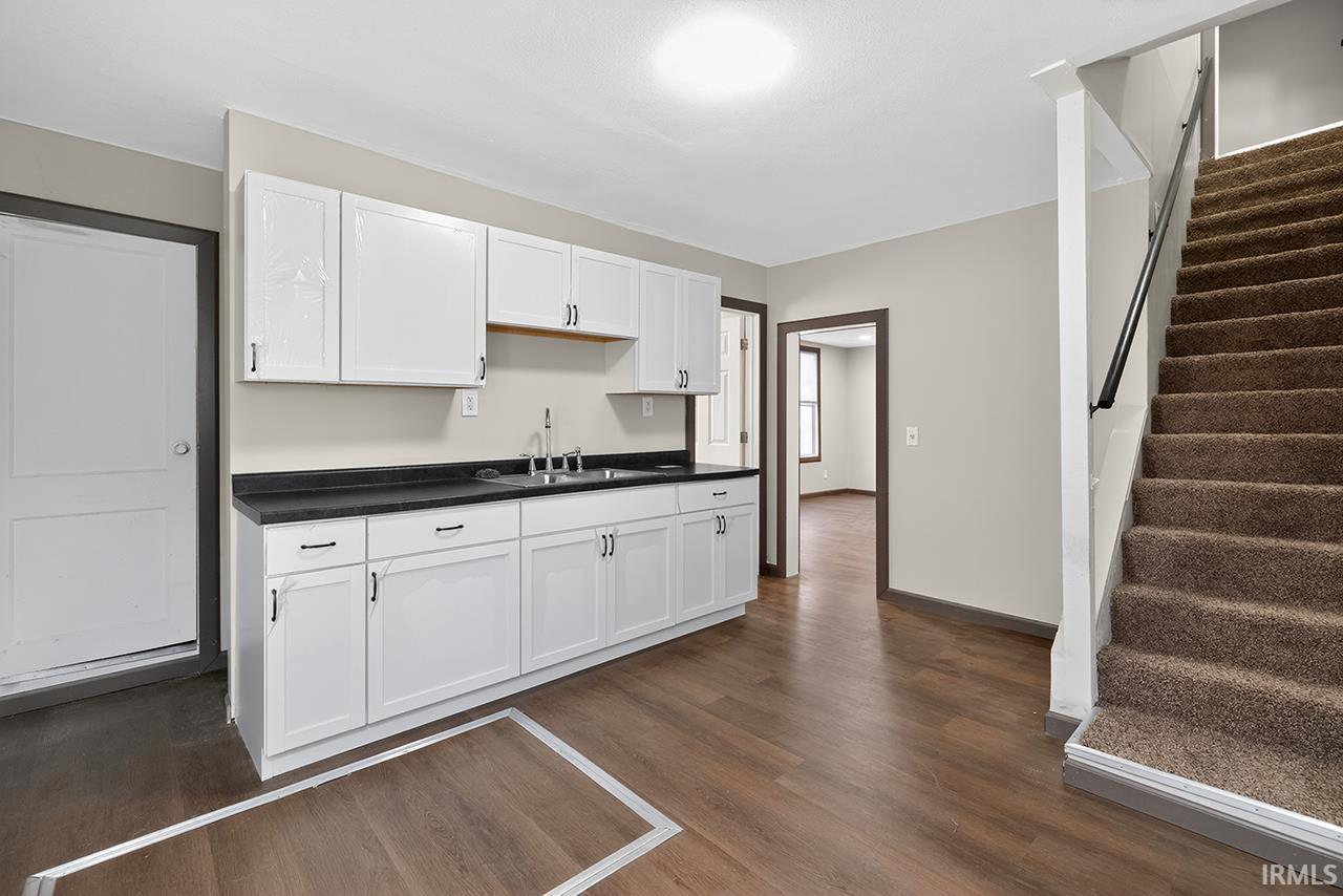 721 Harrison Street Elkhart, IN 46516 - Photo 5 of 11