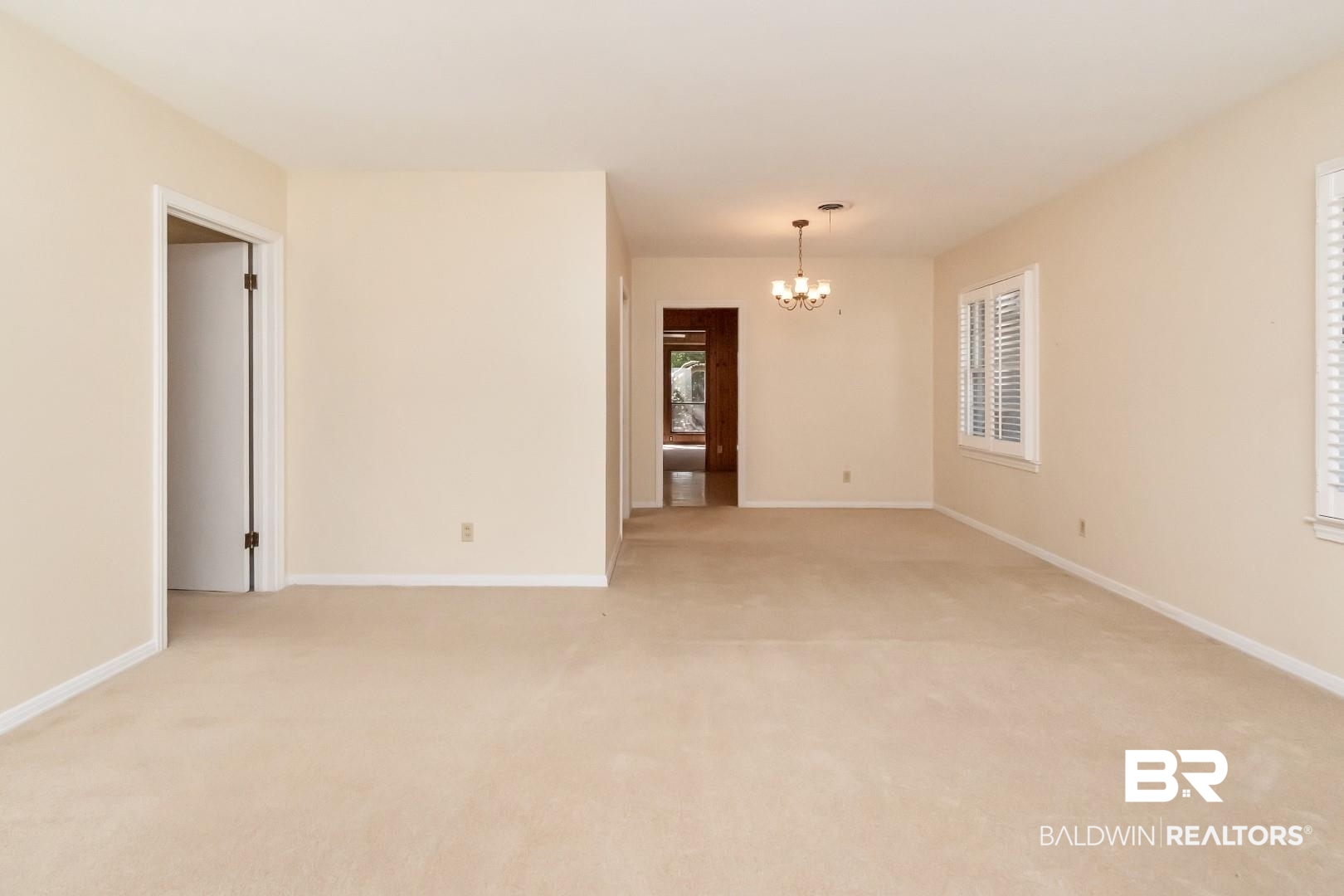 1502 Crestview Drive Mobile, AL 36693 - Photo 8 of 34