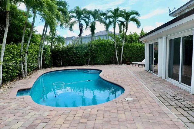 $1,299,000 | 16335 Southwest 93rd Street, Miami, FL 33196