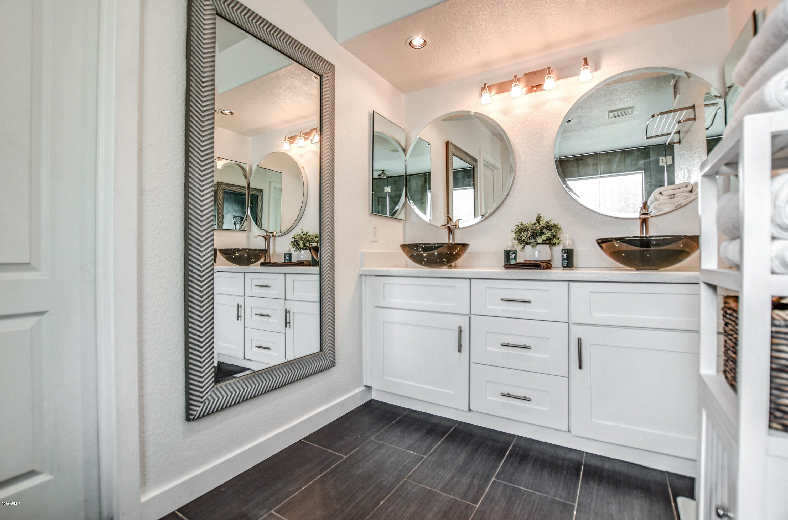 118 West Smoke Tree Road Gilbert, AZ 85233 - Photo 11 of 24 MASTER BATH 2