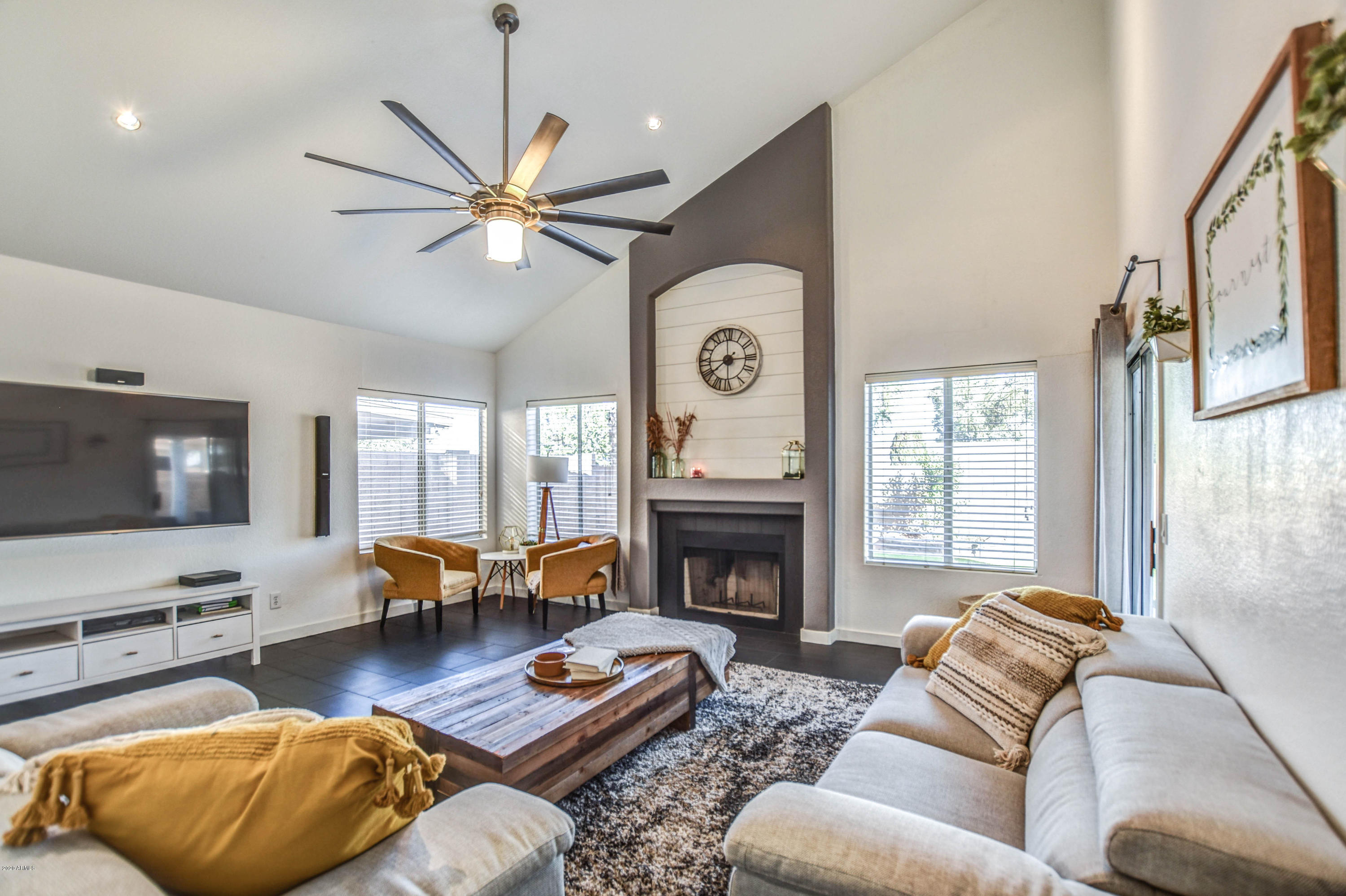 118 West Smoke Tree Road Gilbert, AZ 85233 - Photo 5 of 24 LIVING 4