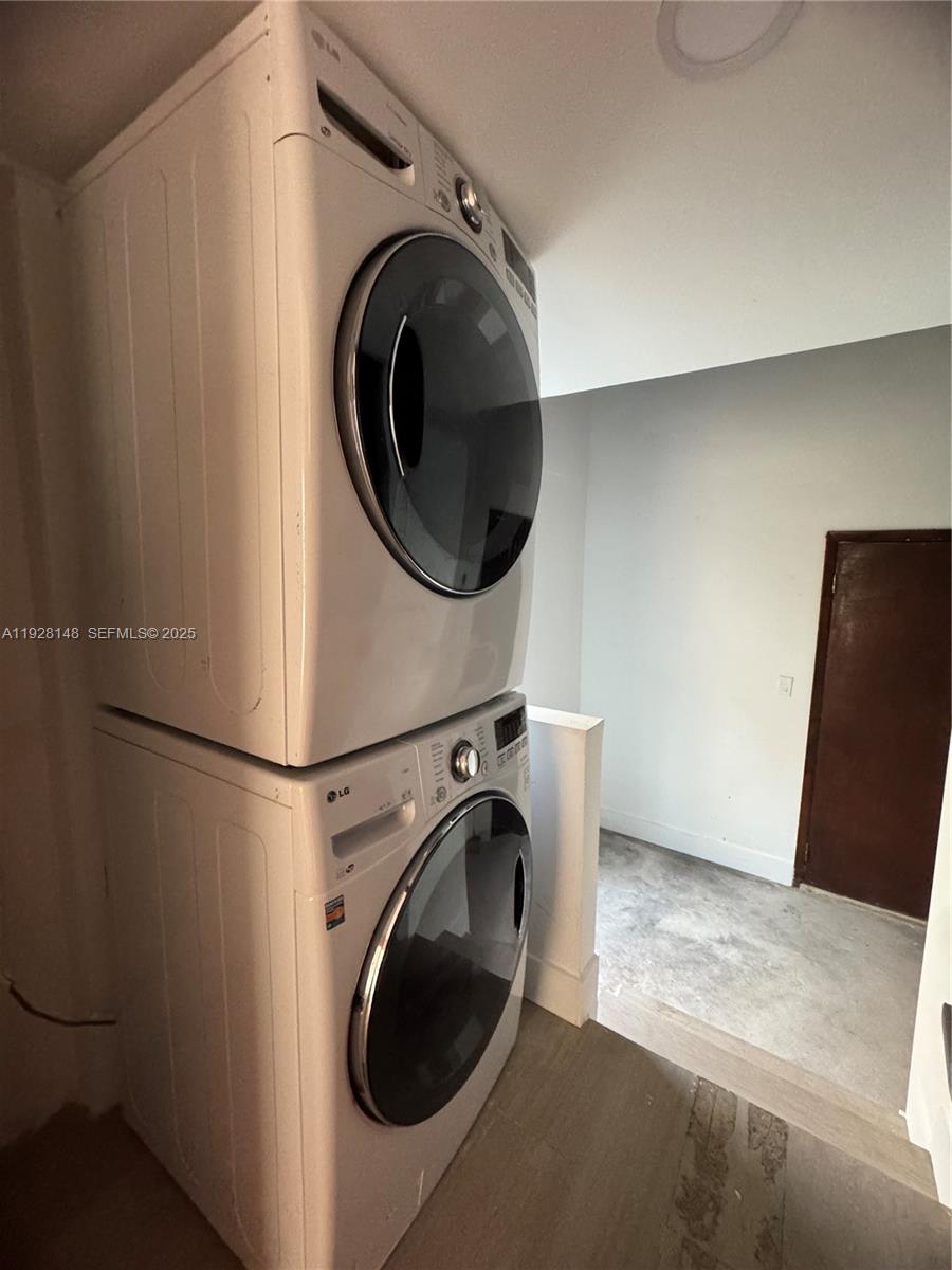 3021 Southwest 2nd Avenue Miami, FL 33129 - Photo 22 of 29 a utility room with dryer and washer