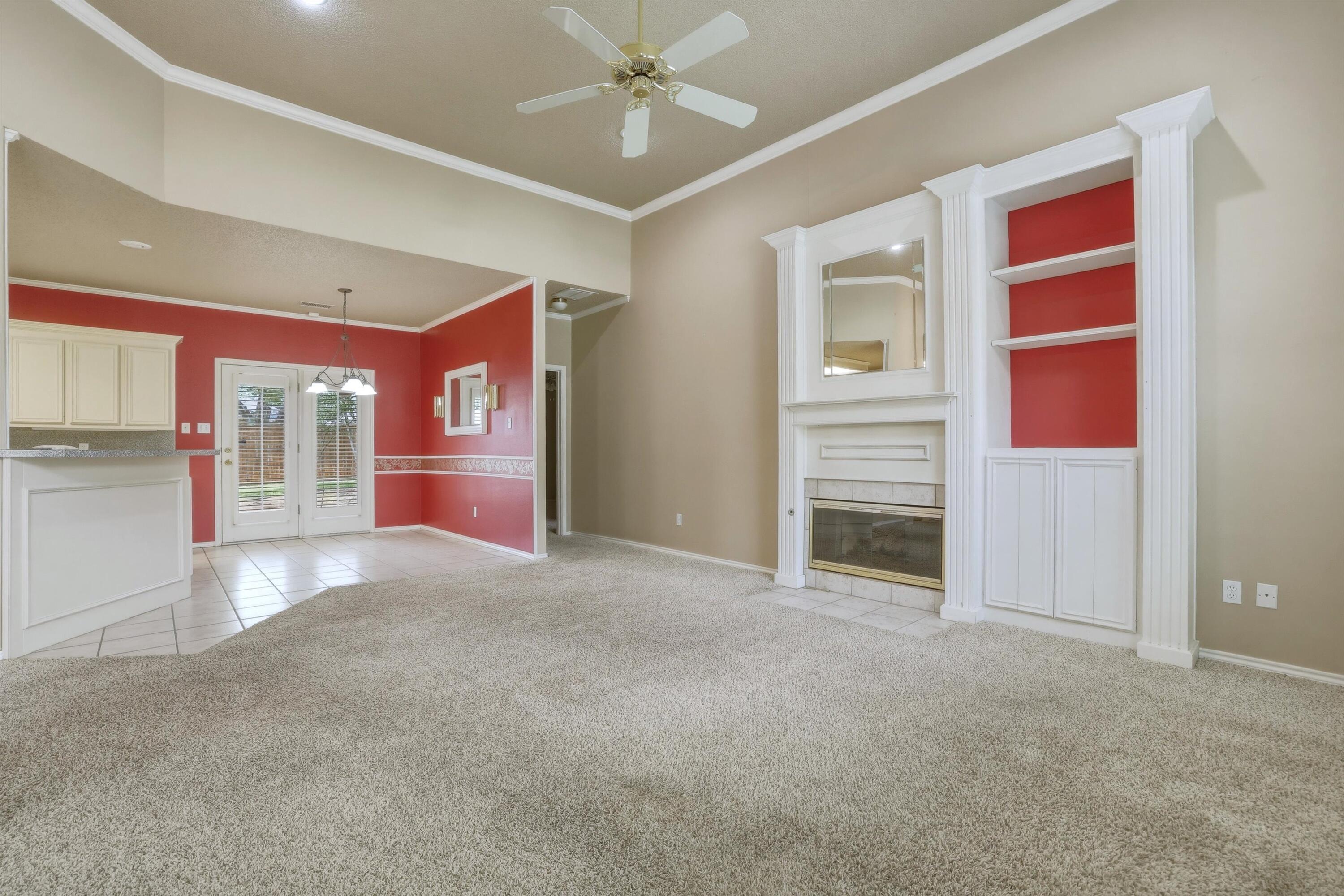 5419 70th Street Lubbock, TX 79424 - Photo 4 of 28 07-5419_70th_Street_010_DxO