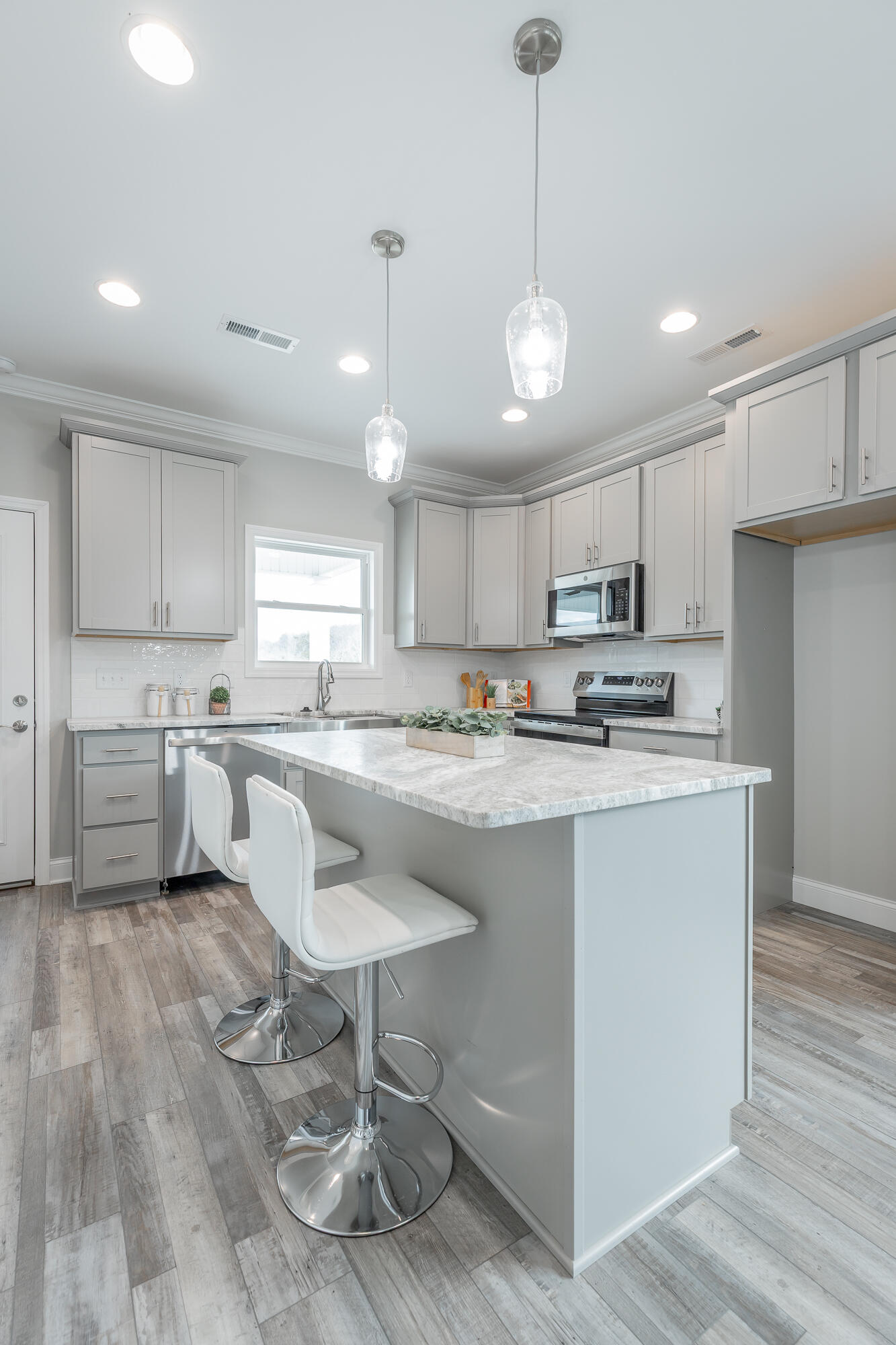 5085 Oop Road, Unit 34 Chattanooga, TN 37416 - Photo 24 of 58 Kitchen Island