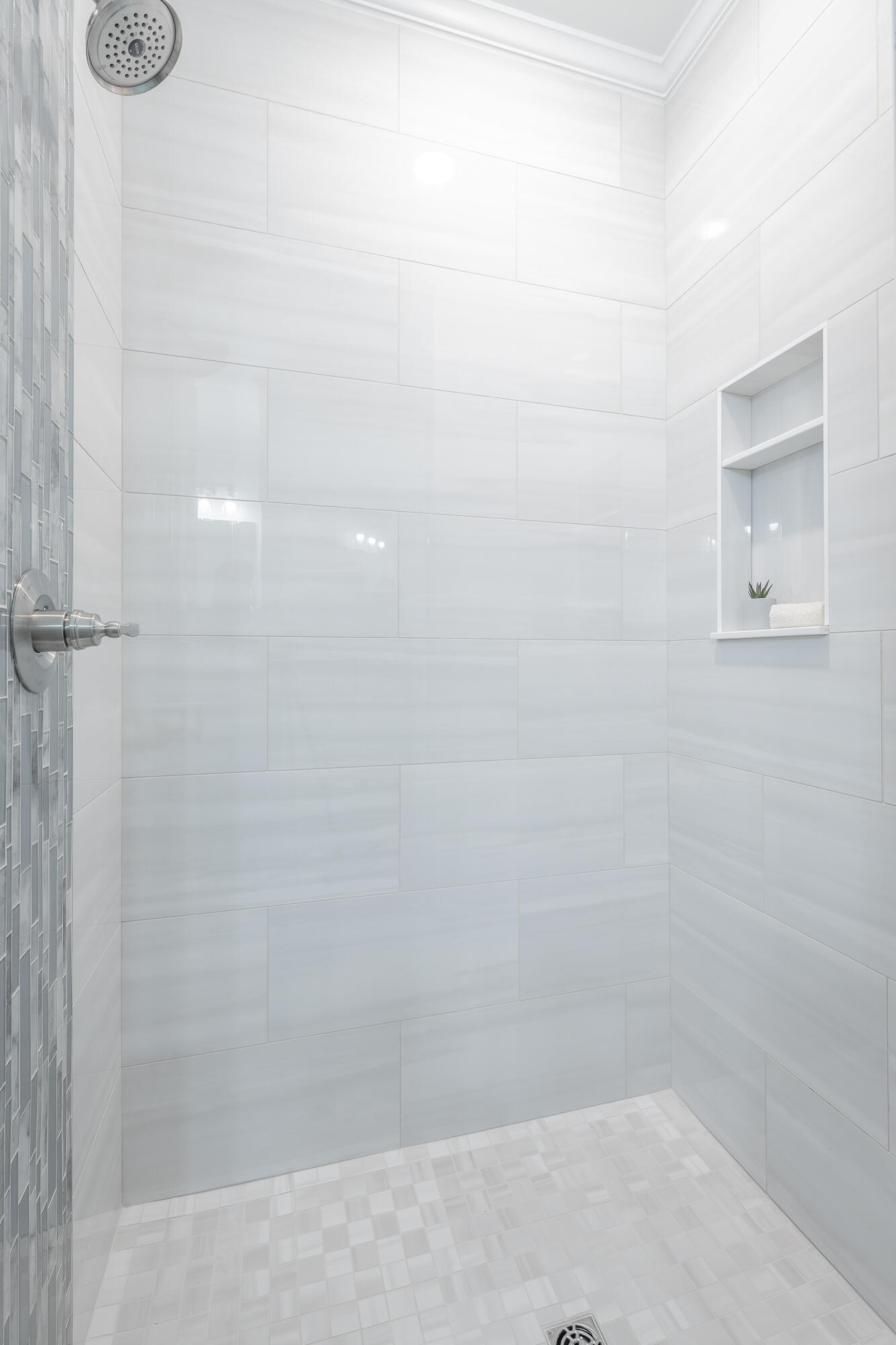 5085 Oop Road, Unit 34 Chattanooga, TN 37416 - Photo 34 of 58 Primary shower