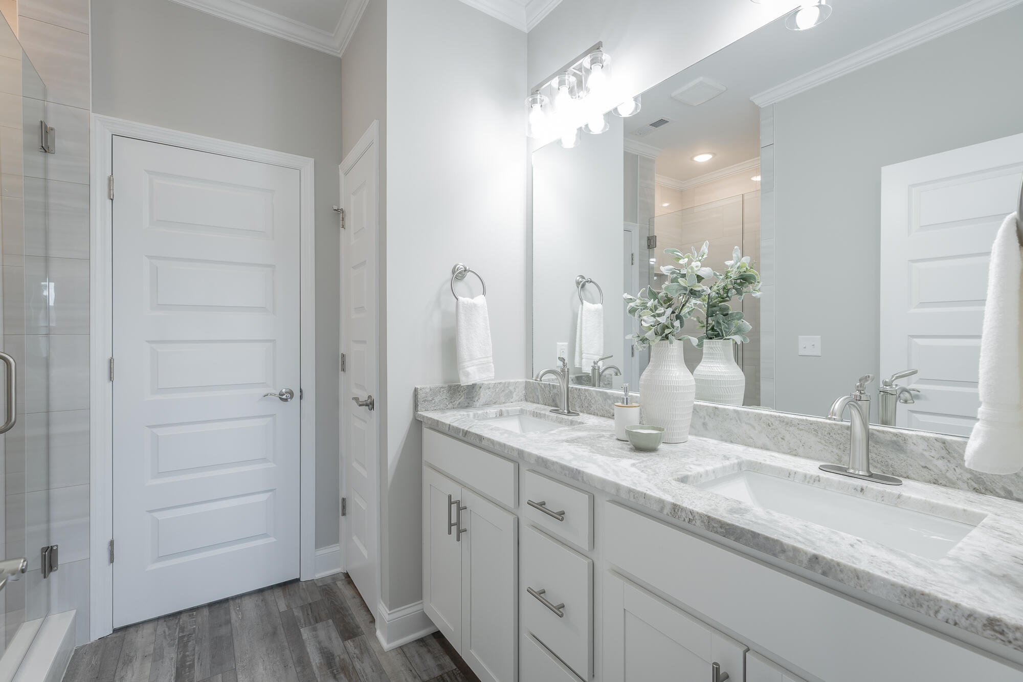 5085 Oop Road, Unit 34 Chattanooga, TN 37416 - Photo 36 of 58 Primary vanity