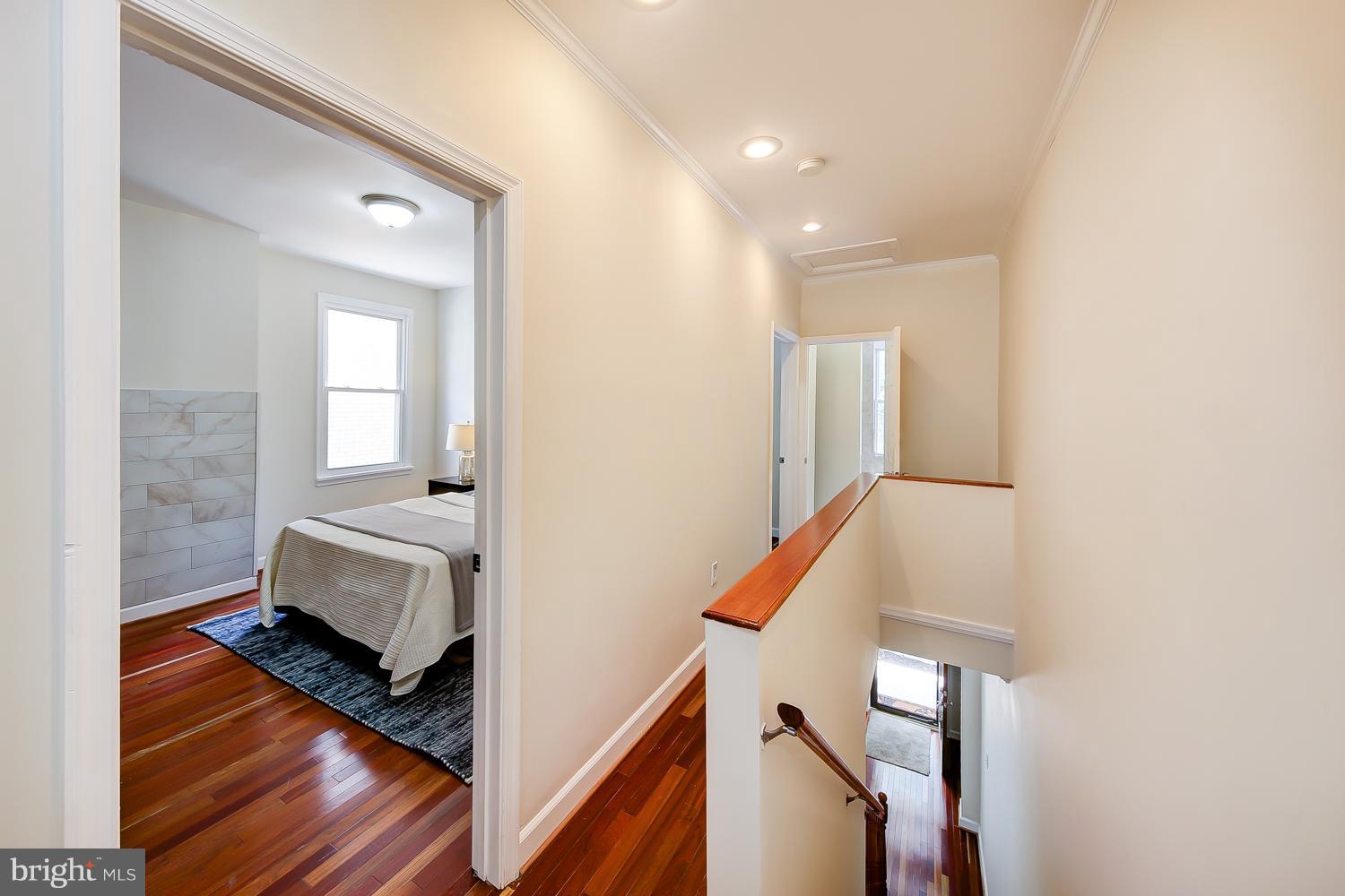 595 Columbia Road Northwest Washington, DC 20001 - Photo 15 of 30 Bedroom