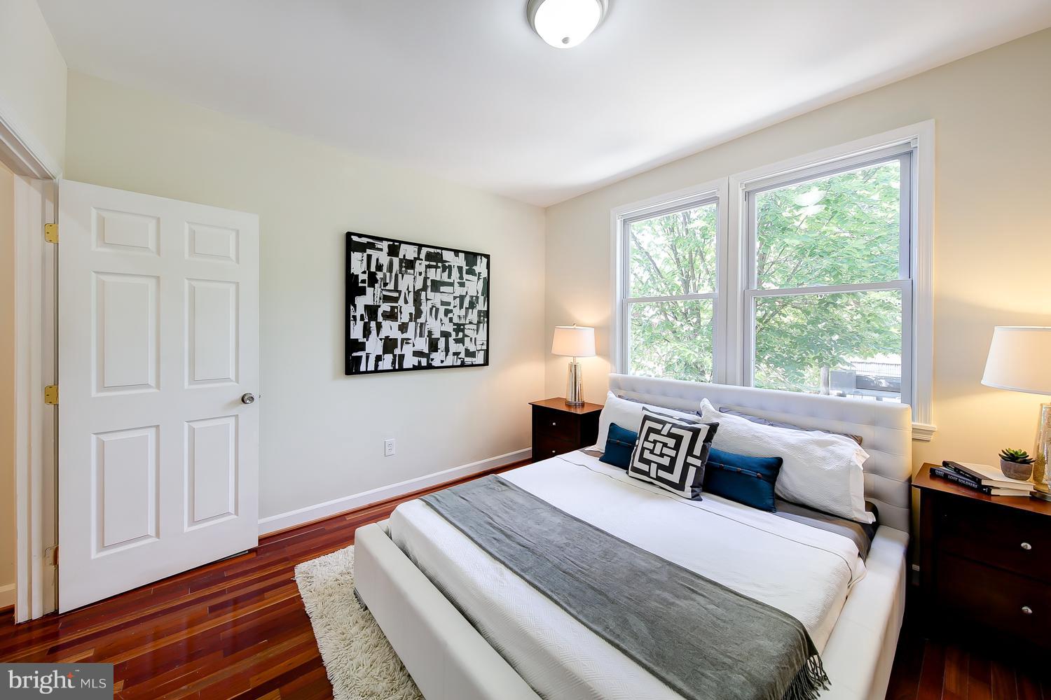 595 Columbia Road Northwest Washington, DC 20001 - Photo 18 of 30 Bedroom