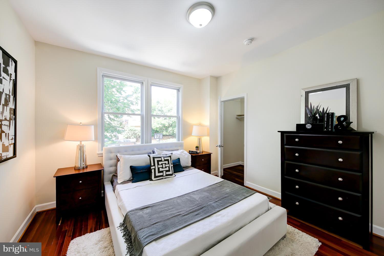 595 Columbia Road Northwest Washington, DC 20001 - Photo 21 of 30 Bedroom