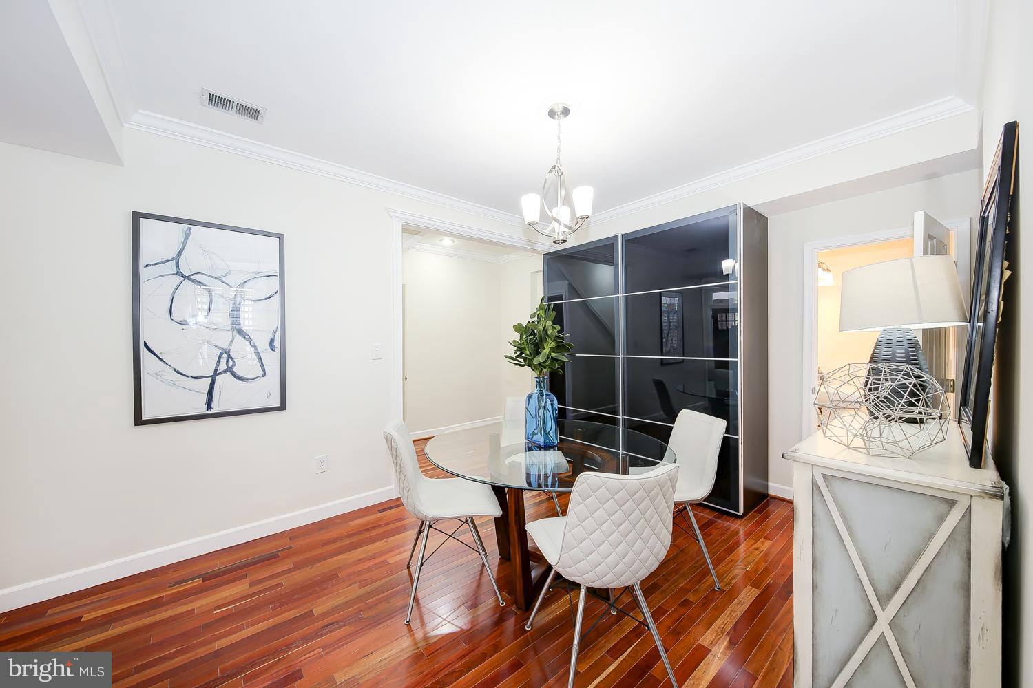595 Columbia Road Northwest Washington, DC 20001 - Photo 6 of 30 Dining Room