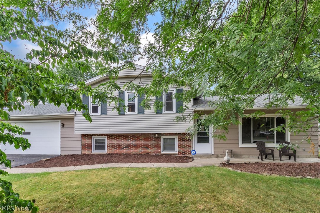 1068 Novak Road Grafton, OH 44044 - Photo 2 of 31 Gallery Image 2
