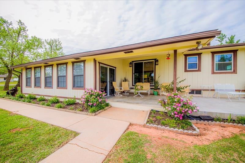 344111 East 920 Road Chandler, OK 74834 - Photo 6 of 28 Gallery Image 6