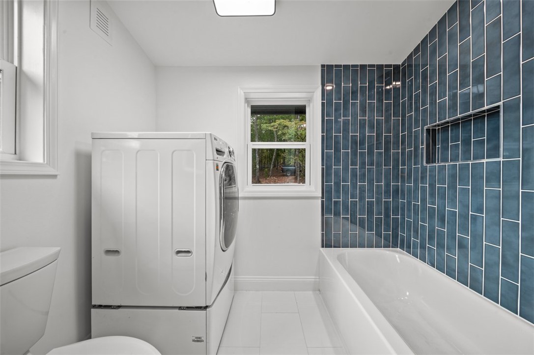 1258 Cove Creek Road Pickens, SC 29671 - Photo 38 of 44 Primary bath with laundry-guest house