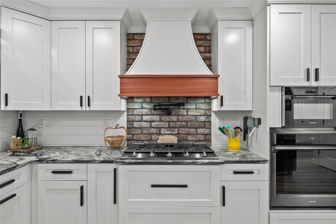 1258 Cove Creek Road Pickens, SC 29671 - Photo 10 of 44