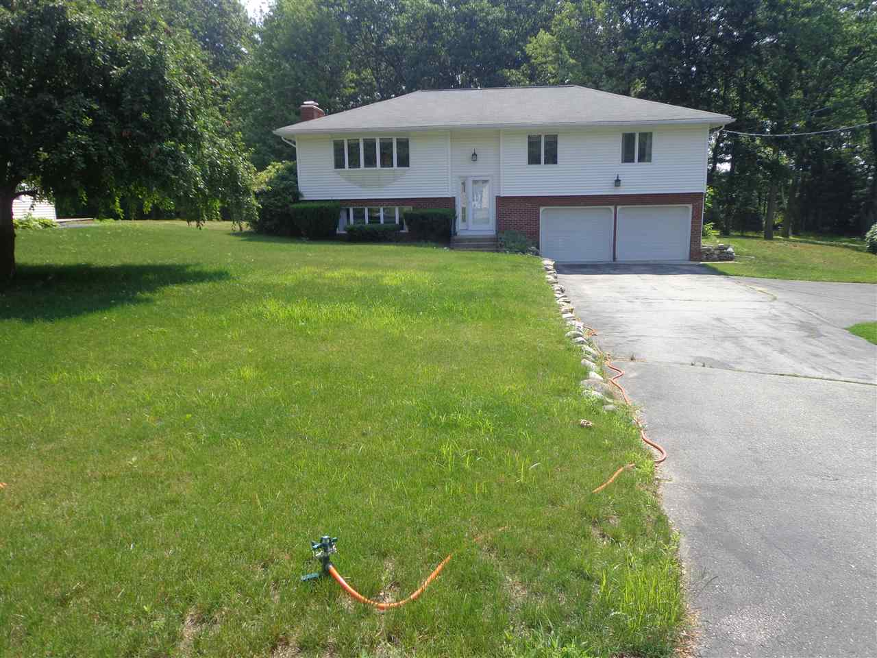 276 Huse Road Manchester, NH 03103 - Photo 3 of 40