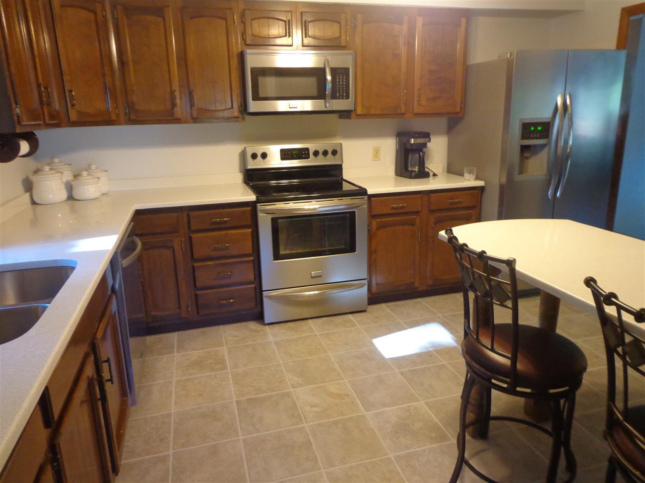 276 Huse Road Manchester, NH 03103 - Photo 22 of 40