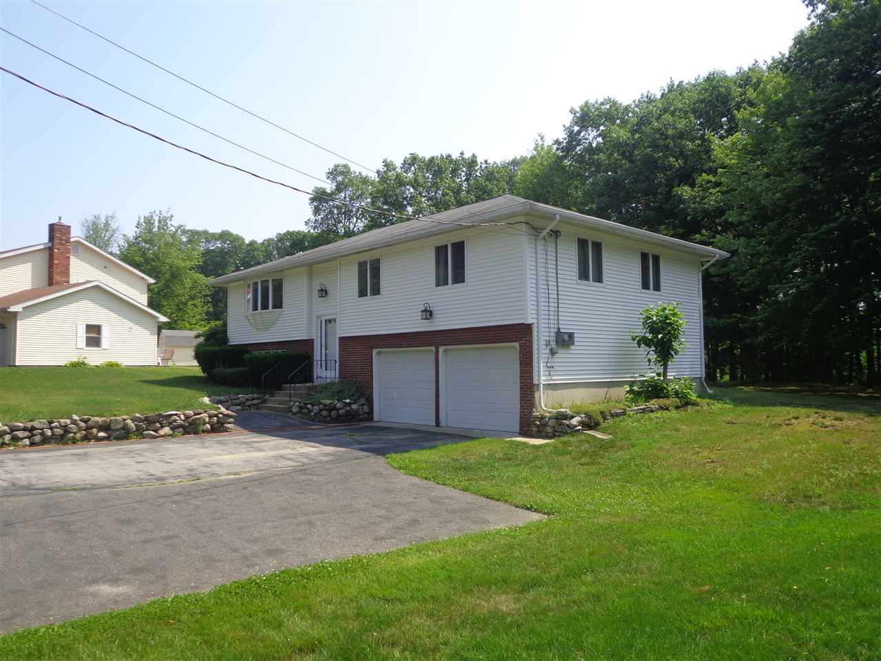 276 Huse Road Manchester, NH 03103 - Photo 4 of 40