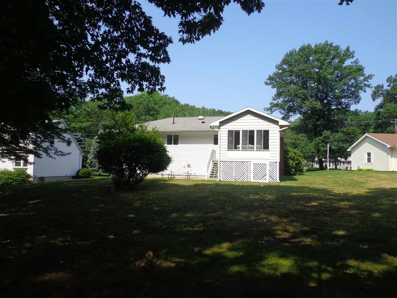 276 Huse Road Manchester, NH 03103 - Photo 8 of 40