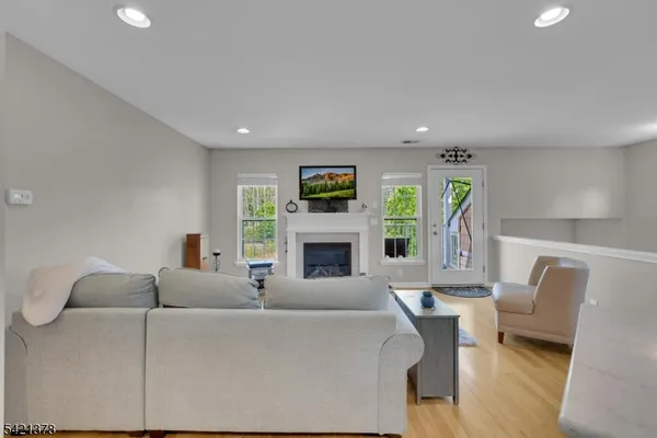 $310,000 | 266 Old Farm Drive, Great Meadows, NJ 07838