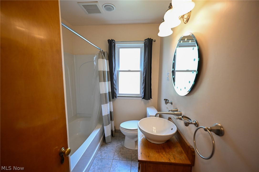 1313 Richmond Road Lyndhurst, OH 44124 - Photo 15 of 32 Gallery Image 15