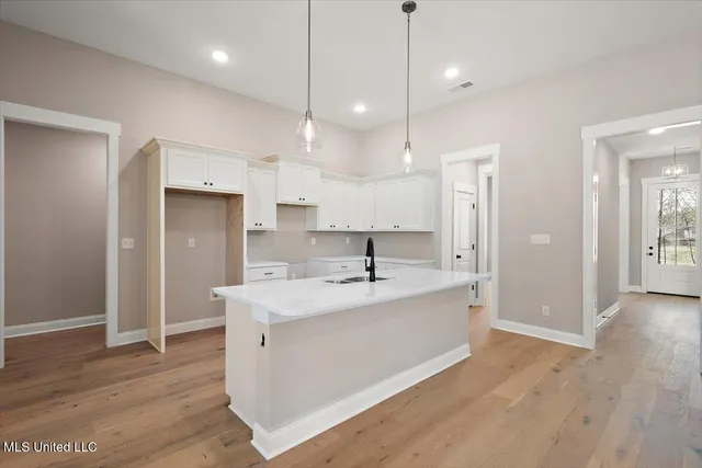 $379,900 | 1184 Creekside Lane, Hernando, MS 38632