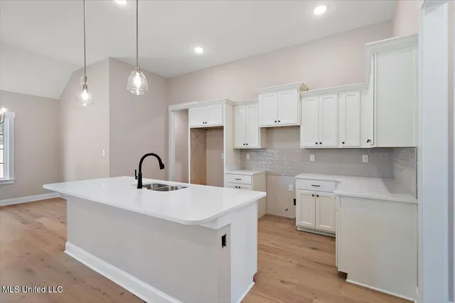 $379,900 | 1184 Creekside Lane, Hernando, MS 38632