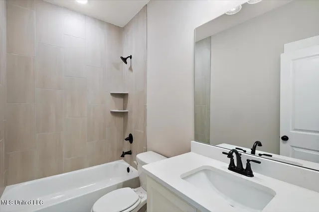 $379,900 | 1184 Creekside Lane, Hernando, MS 38632