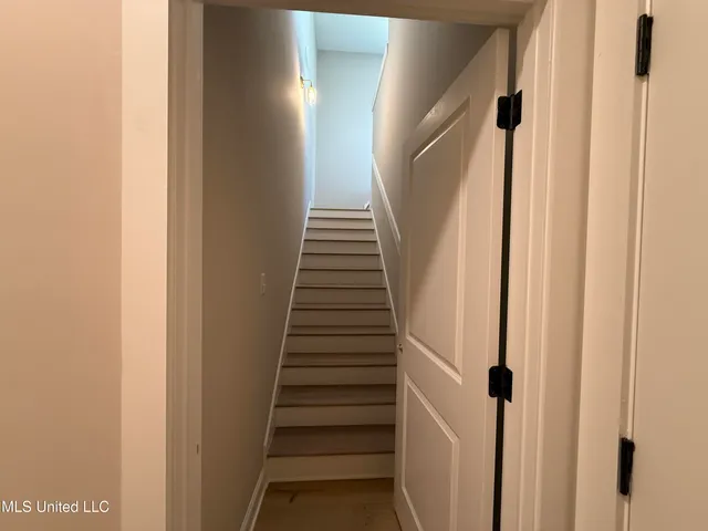 $379,900 | 1184 Creekside Lane, Hernando, MS 38632