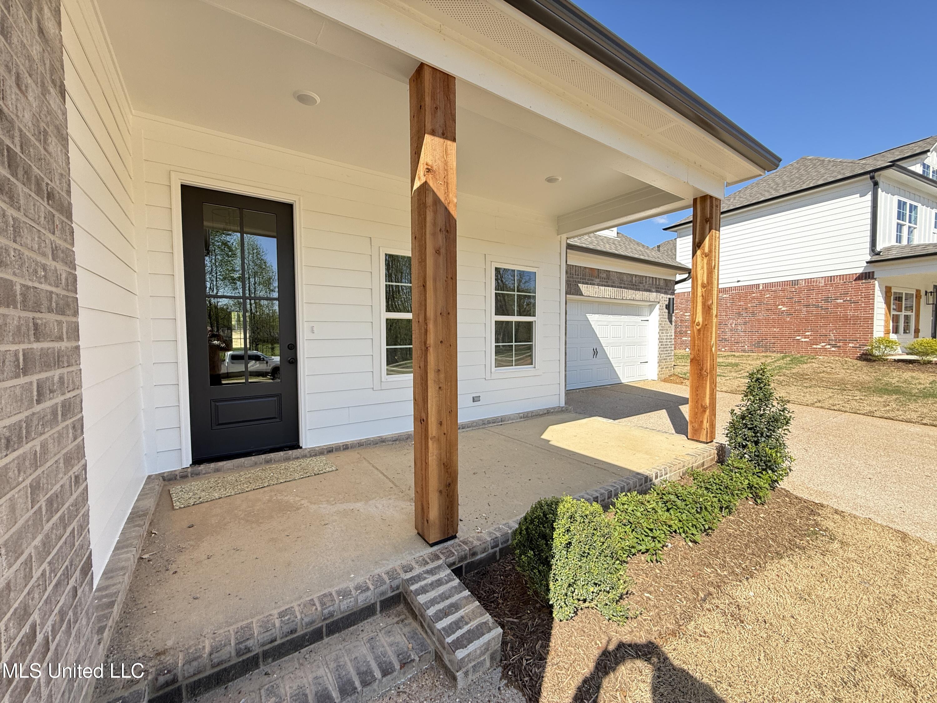 1184 Creekside Lane Hernando, MS 38632 - Photo 4 of 39 Pear