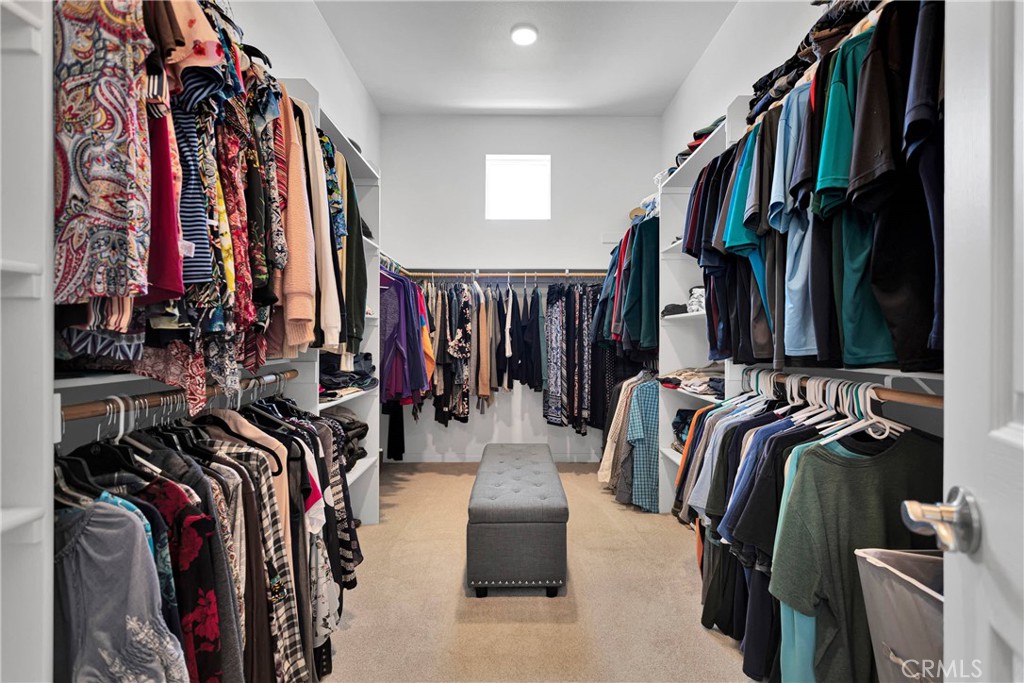 17066 Ta-Ki-Pi Road Apple Valley, CA 92307 - Photo 24 of 47 Primary suite dressing room.