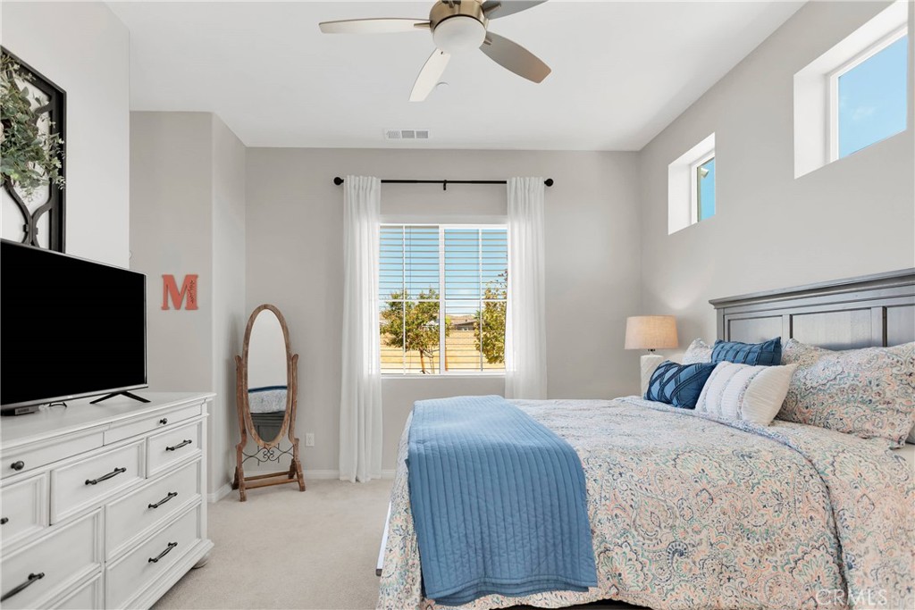 17066 Ta-Ki-Pi Road Apple Valley, CA 92307 - Photo 26 of 47 Attached casita, ‘Junior suite’ with independent temperature controls, walk-in closet, and en suite bathroom.